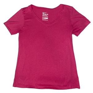 The Nike Tee Woman’s Athletic Cut V neck Medium